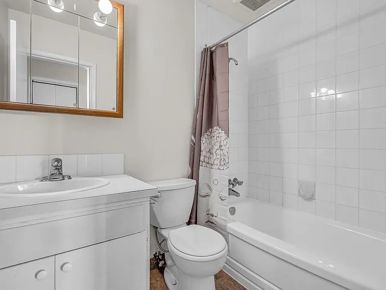 2320 Woodland Dr #7-301 — Photo 8