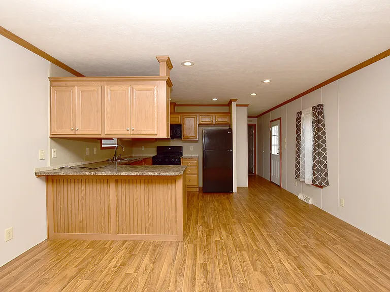 Crestview — Photo 10
