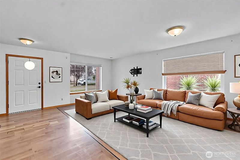 5th image of 728 95th Court SE