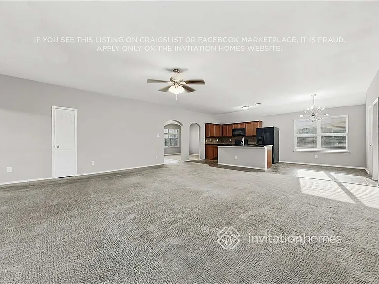 313 Eastland Ct — Photo 6