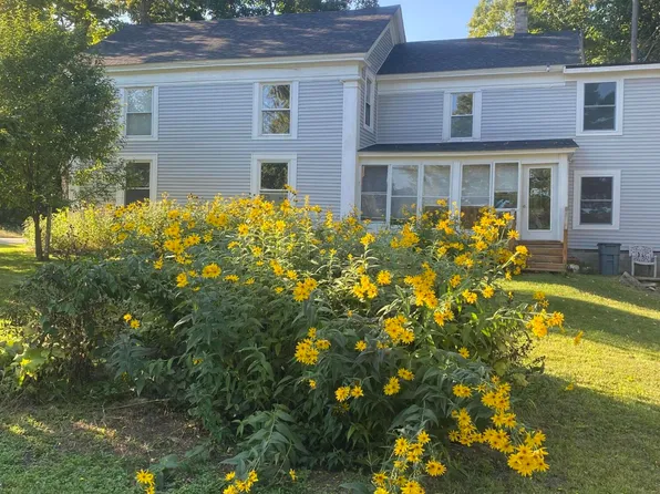 29 Water Street, Newport, ME 04953
