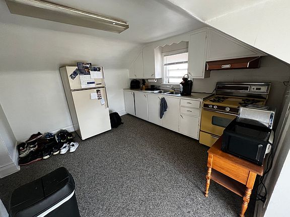 3rd image of 111 Glen Ave APT 3