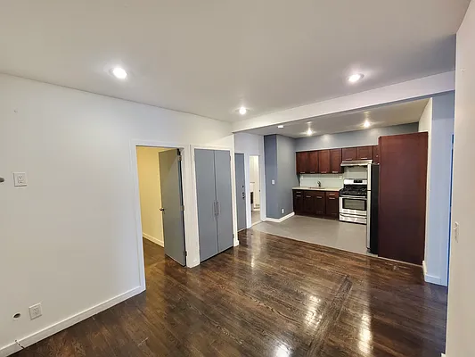 Rented by E Realty International Corp | media 2