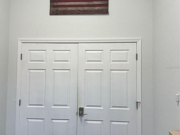 2nd image of 1580 Market Cir Unit 2
