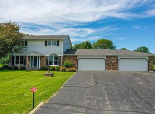 9092 E Scott Rd, Stillman Valley, IL 61084