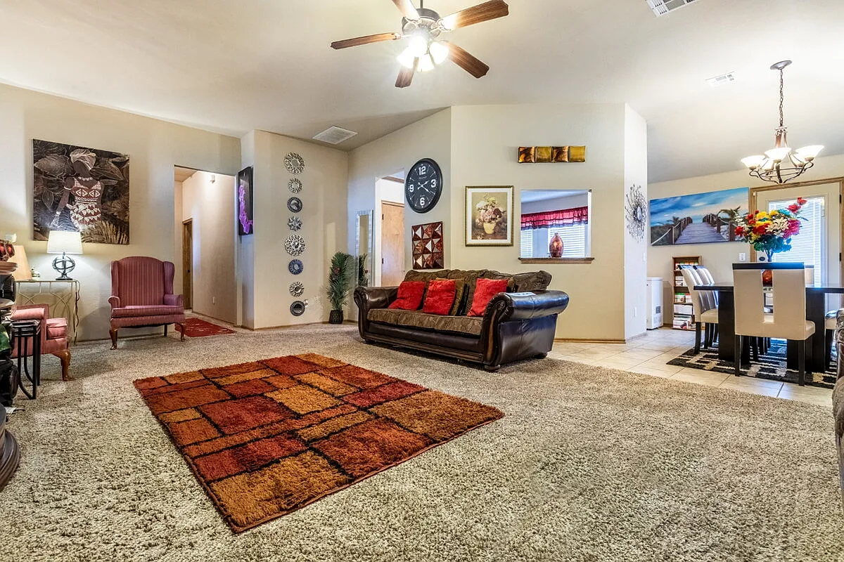 3 bed, 2.0 bath, 1689 sqft, $1,795 — Photo 4