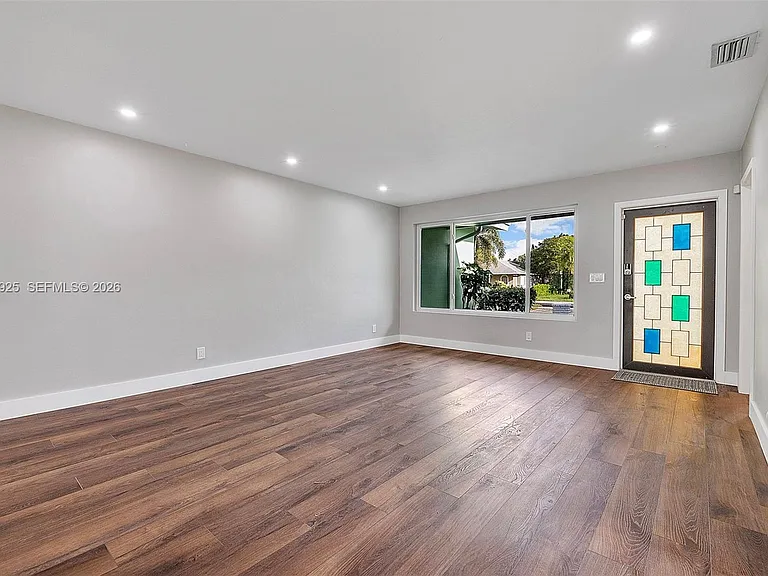 2230 Atlanta St — Photo 4
