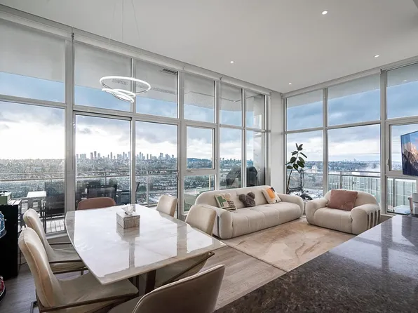 5333 Goring St #3105, Burnaby, BC V5B 0B6