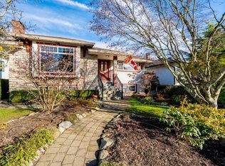 7738 Cumberland St, Burnaby, BC V3N 3Y3