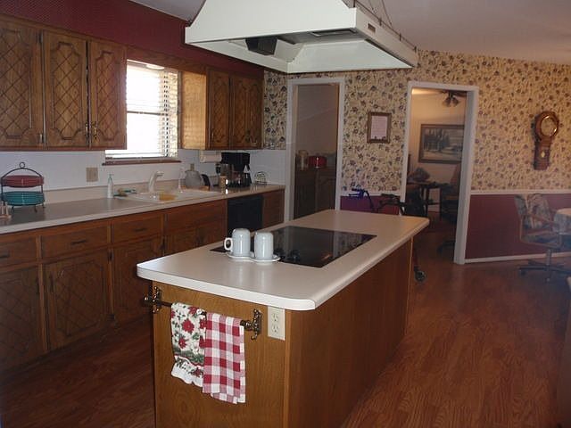 2nd image of 4709 Catclaw Dr
