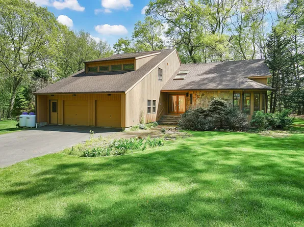 17 Lookout Landing, Bolton, CT 06043