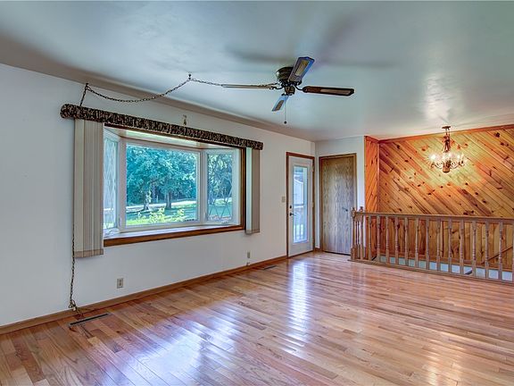 4th image of 9821 Deer Park Road