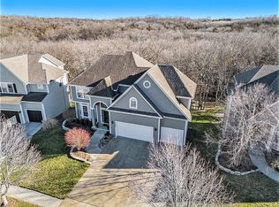 12083 S Sunray Dr, Olathe, KS 66061