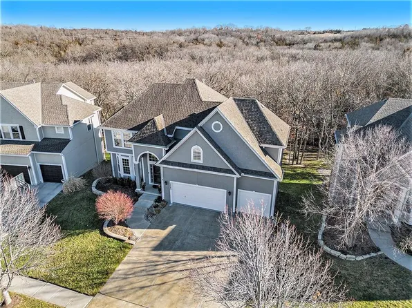 12083 S Sunray Dr, Olathe, KS 66061