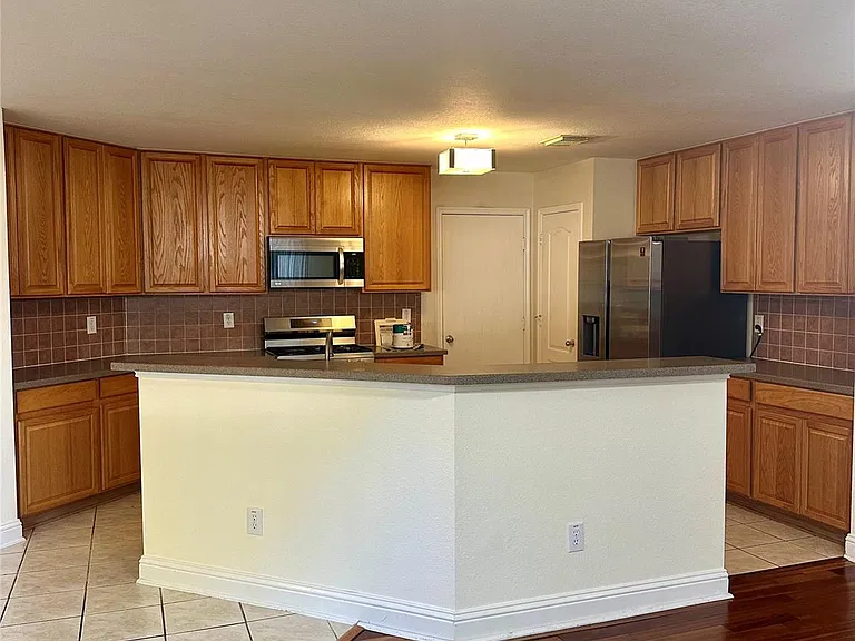 7911 Forest Stone St — Photo 14