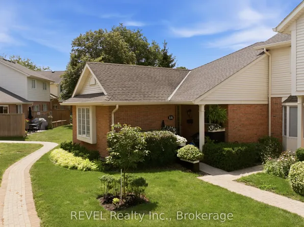 275 Pelham Rd #14, Saint Catharines, ON L2S 3B9