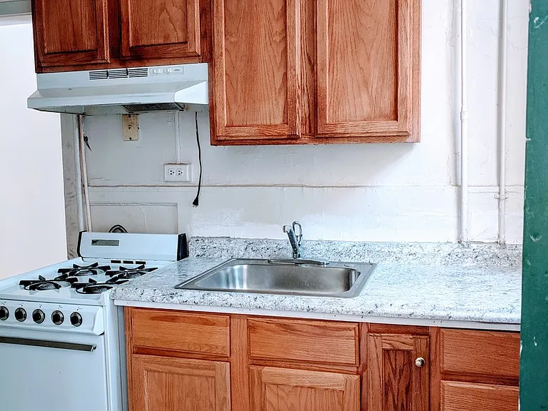 1128 W. Grace St.* — Photo 17