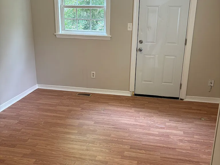 337 Wellingford St — Photo 6