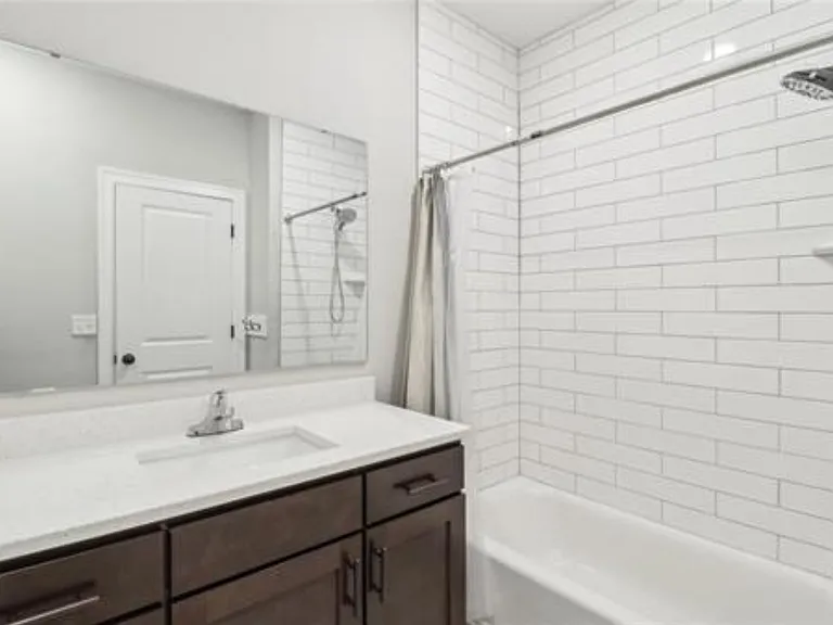 7313 Aaron St — Photo 10