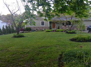 46 Gull Dip Rd, Ridge, NY 11961