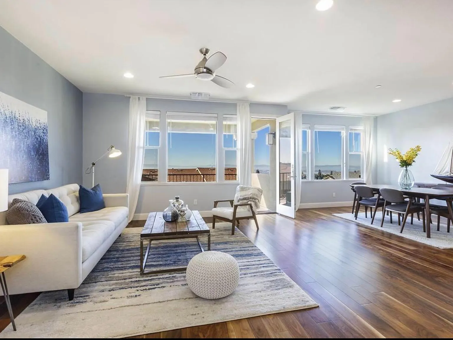 4 bed, 3.5 bath, 2511 sqft, $4,800 — Photo 1