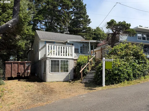 2724 NW Lee Ave, Lincoln City, OR 97367