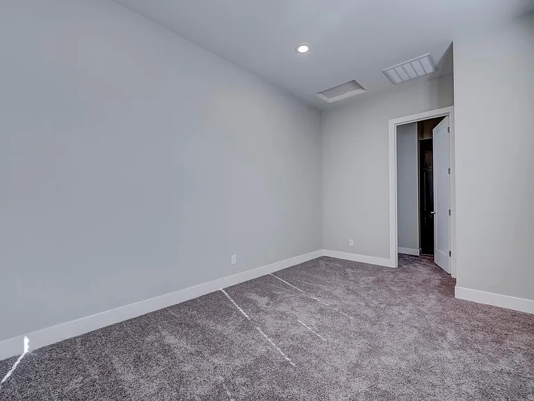 924 Solarium Dr — Photo 26