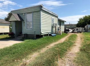 911 18th St, San Leon, TX 77539