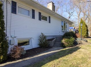 93 Wolverstone Rd, Warwick, RI 02818