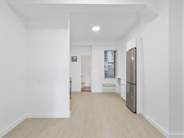 308 W 82nd St #9C — Photo 3