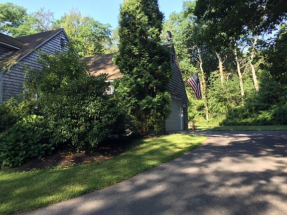 4th image of 147 Bayview Ave
