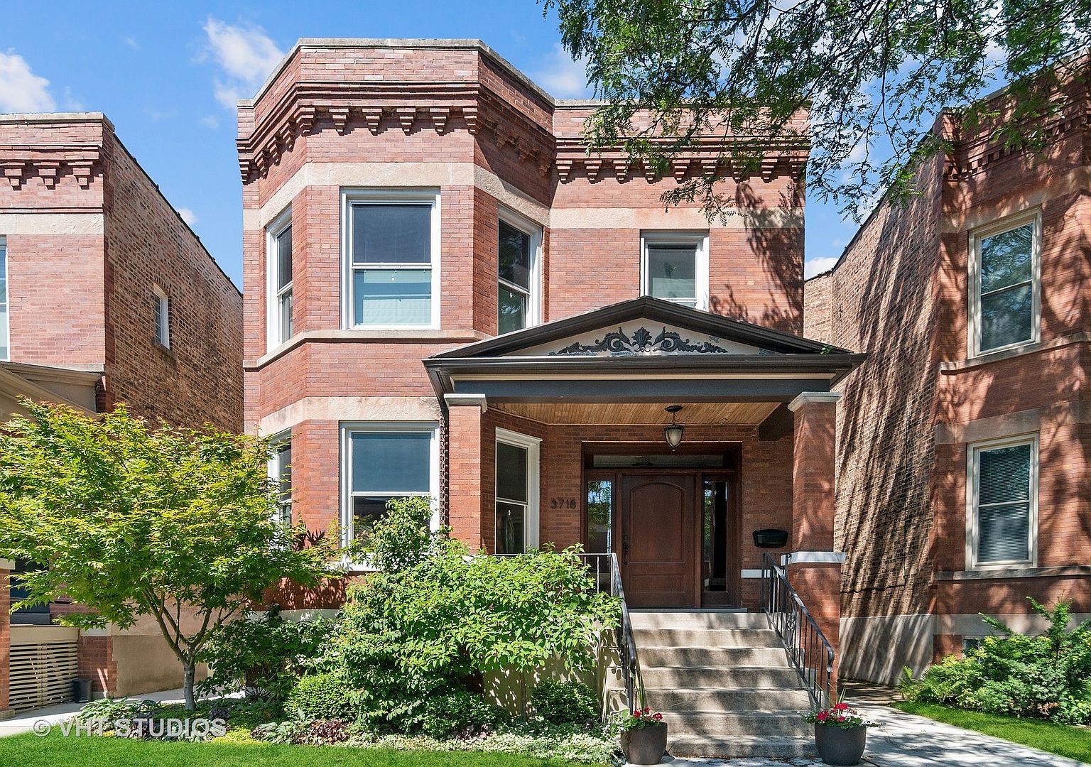 3630 N Oakley Ave, Chicago, IL 60618 | Zillow