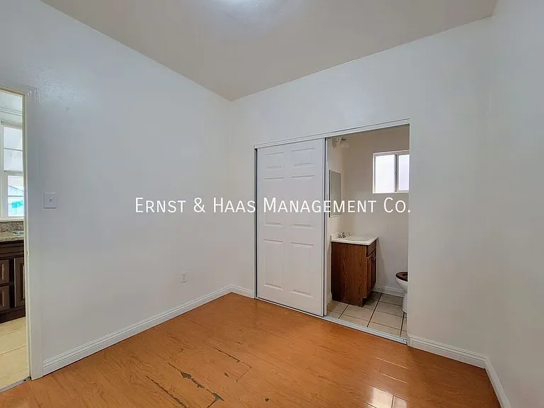 1815 E 11th St — Photo 10