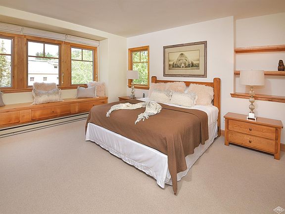 4th image of 25 Meadow Ct Unit B1