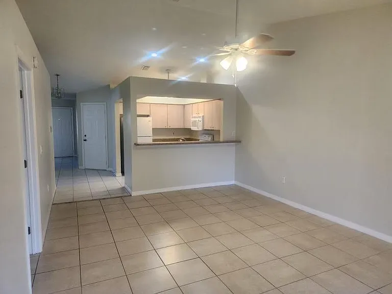5417 Columbus Blvd — Photo 13