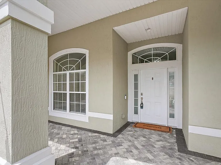8884 Hampton Landing Dr E — Photo 2