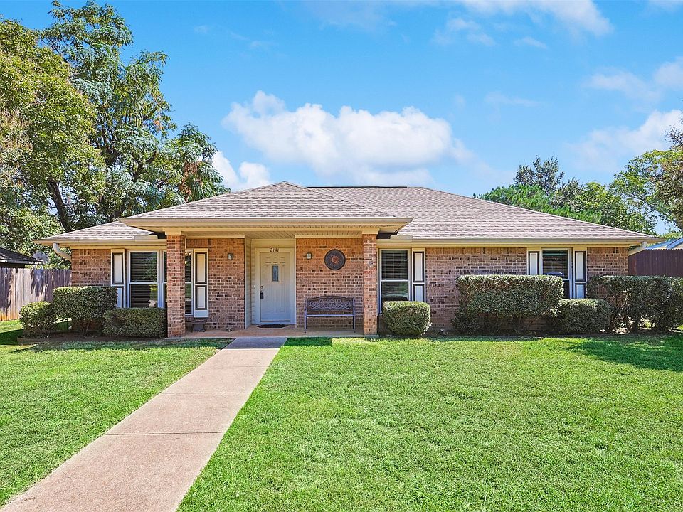 1st image of 2141 Goldfinch Dr