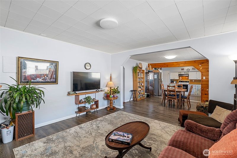 4th image of 2523 Simpson Avenue