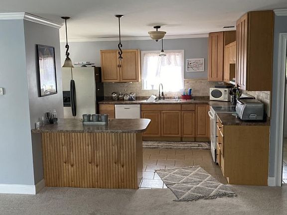 4th image of 845 Tiller Ave