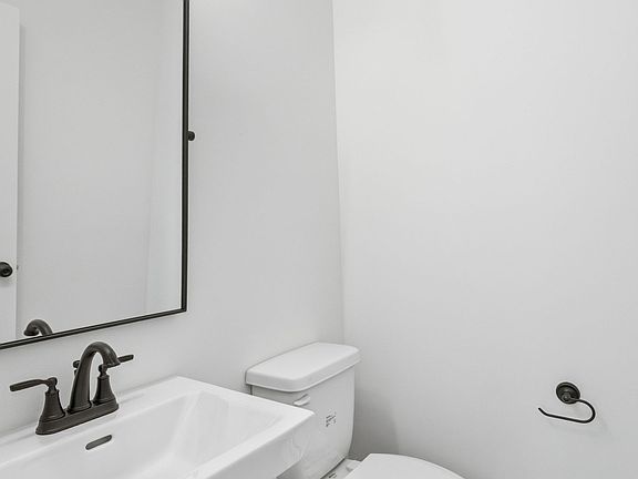 5th image of 524 McGrath Dr