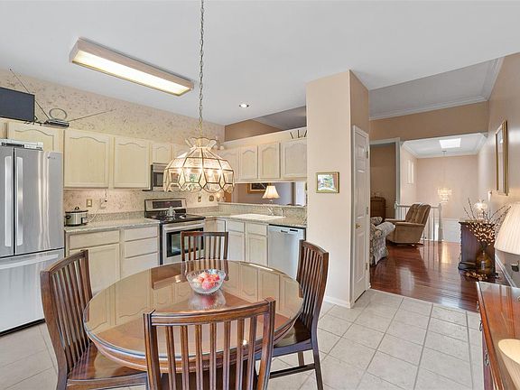 5th image of 16160 Lea Oak Ct