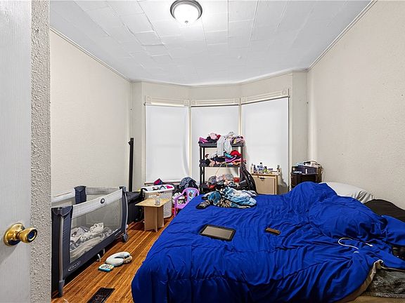 3rd image of 31 Locust St