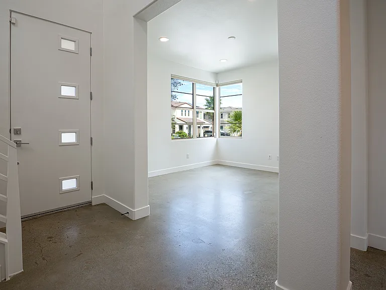 35830 McCarthy St — Photo 8