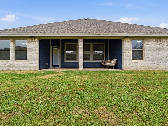 3rd image of 972 Sam St