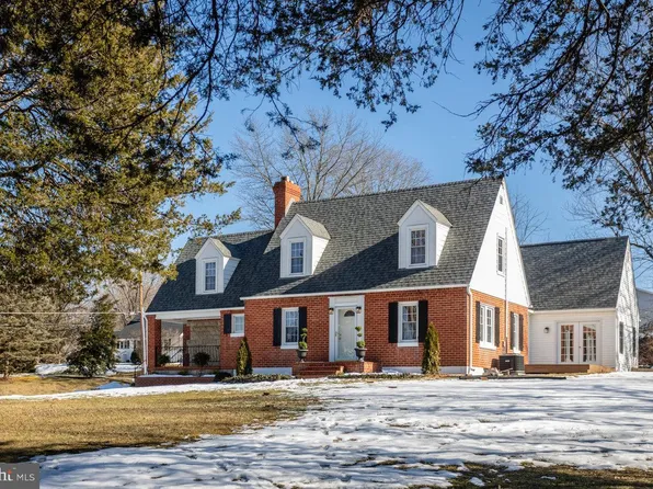 320 Hollingsworth Rd, Woodstock, VA 22664