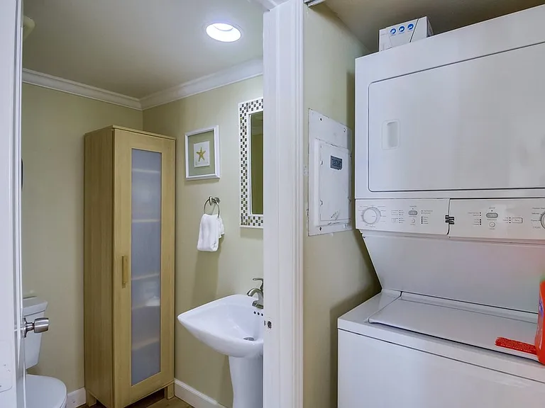 824 Ostend Ct — Photo 6