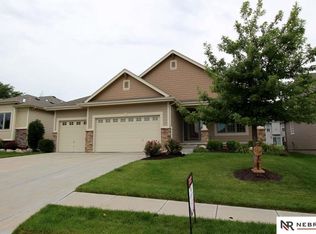960 S 183rd St, Elkhorn, NE 68022