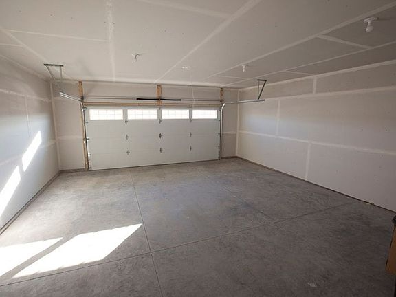 5th image of 16446-16448 56th Ave #3B-3BA-2100SQFT