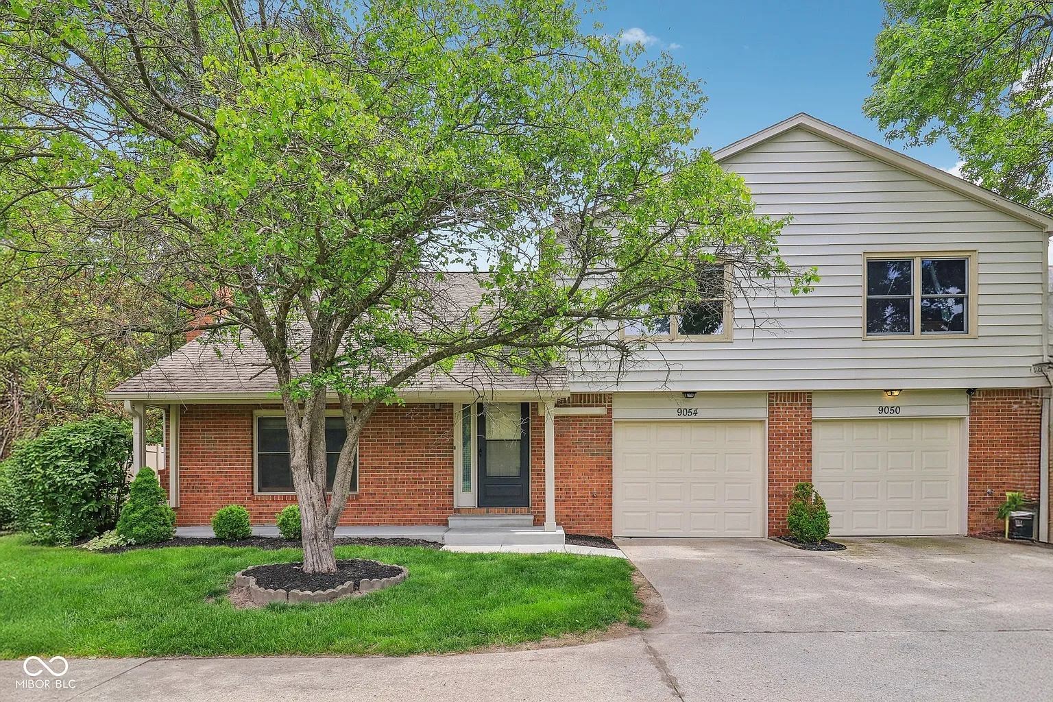 9054 Cinnebar Dr photo 1