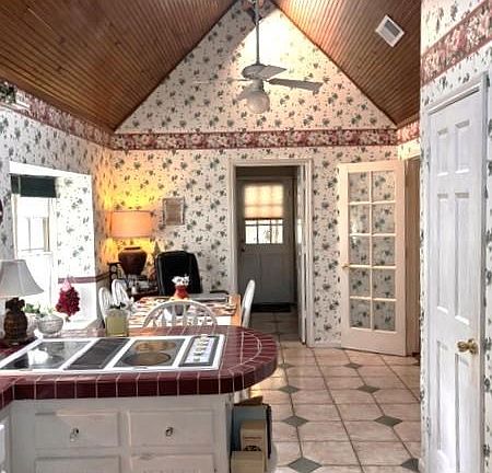 4th image of 6515 Greenvale Ln